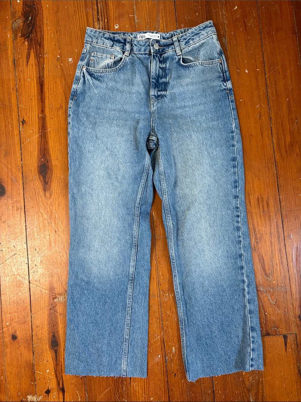 Zara Straight Leg Cropped Raw Hem Jeans Medium Wash Size 4